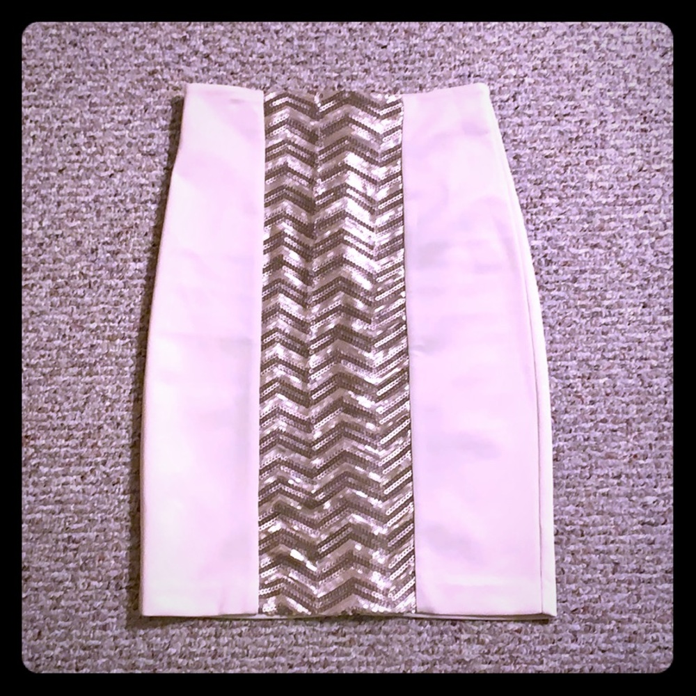 NY & Co Tan Pencil Skirt w Gold Embellishments, 0